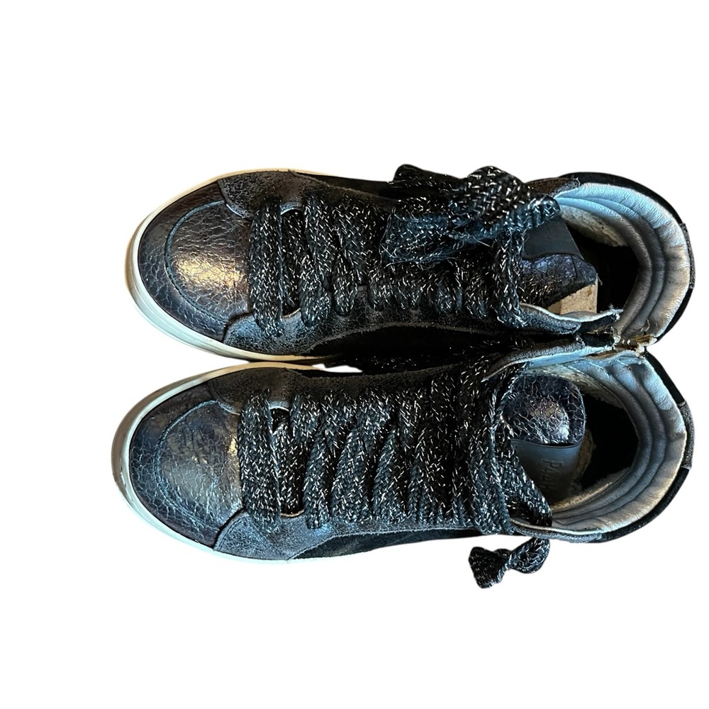 P448. Size 5 women’s. Black with sparkles. Excellent condition.